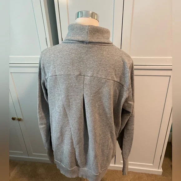 ALO Yoga Haze Long Sleeve Sweatshirt - Picture 6 of 8